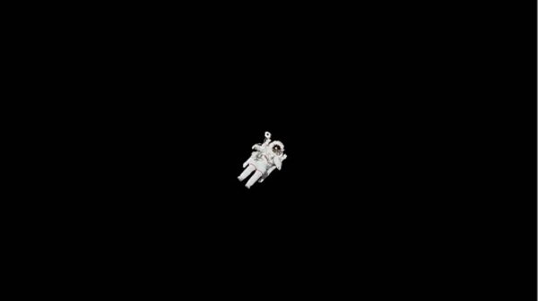 ¿Por qué la luz del Sol no ilumina el espacio?
