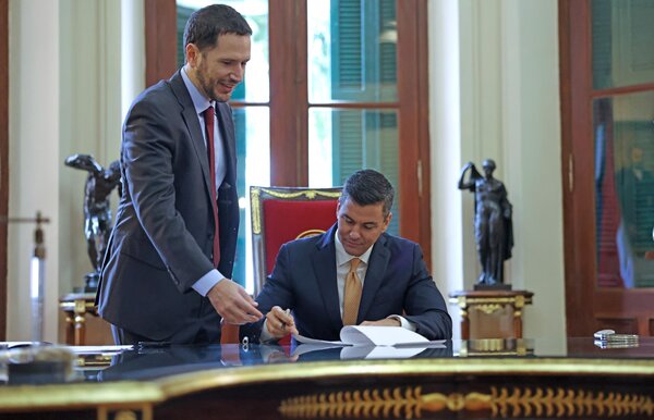 Peña promulga nueva ley de reforma del sistema previsional - .::Agencia IP::.