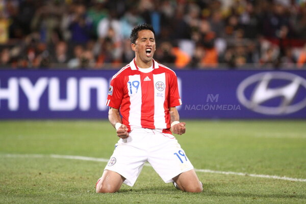 Versus / Ahora sí: Lucas Barrios anuncia su retiro como futbolista profesional