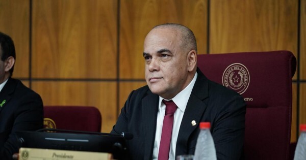 Bachi potencia a una nueva generación de colorados y provoca fricciones con la dirigencia cartista