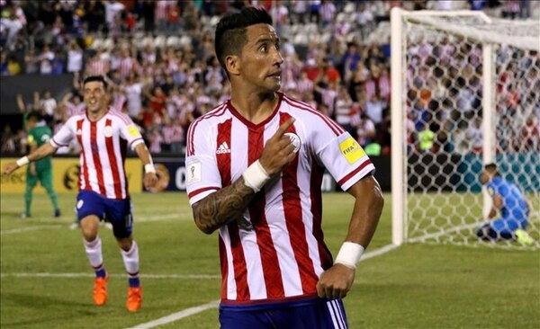 Versus / La despedida de la Albirroja a Lucas Barrios: "Llevar con orgullo la camiseta de Paraguay"