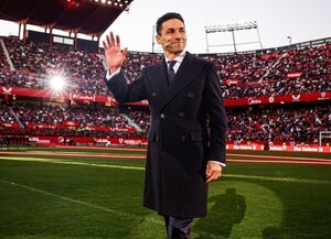 Versus / Un emocionado Jesús Navas se despide del fútbol