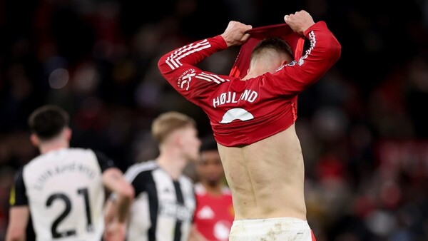 Newcastle asalta Old Trafford y da un duro golpe al Manchester United