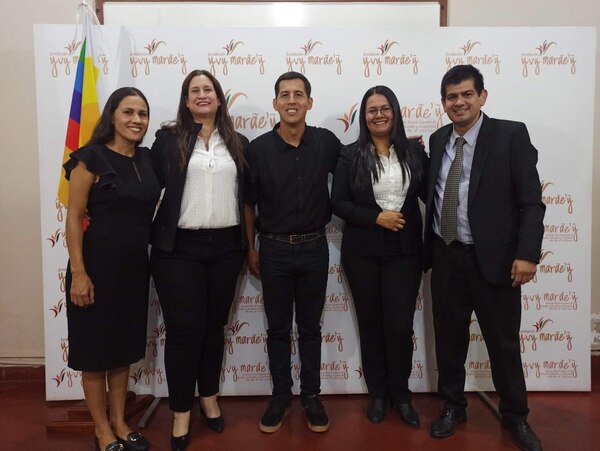 Nuevos técnicos superiores egresan del Instituto Yvy Marãe’ỹ, entre ellos de Lengua de Señas Paraguaya a Guaraní y Castellano » San Lorenzo PY