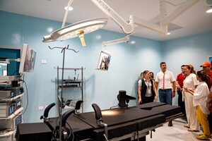 Santiago Peña verifica avances del Gran Hospital de Coronel Oviedo
