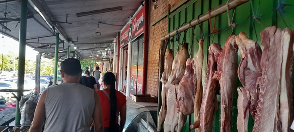Último día del 2024: Movimiento regular en la Feria Municipal de Encarnación