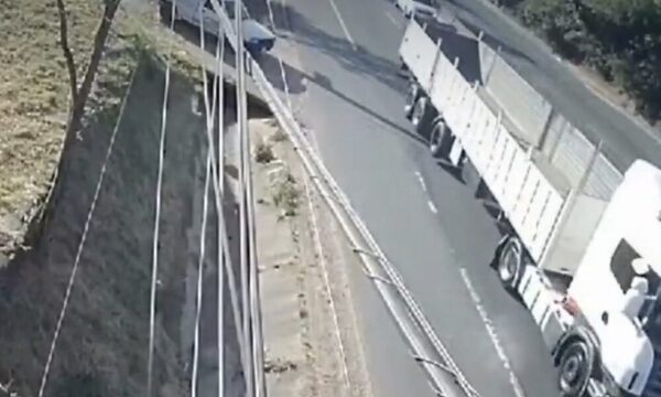 Itauguá: un motociclista y su acompañante mueren tras rozar contra un camión