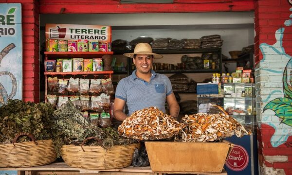 “Yuyeros” del Mercado 4 se preparan con refrescantes “anti-resaca”