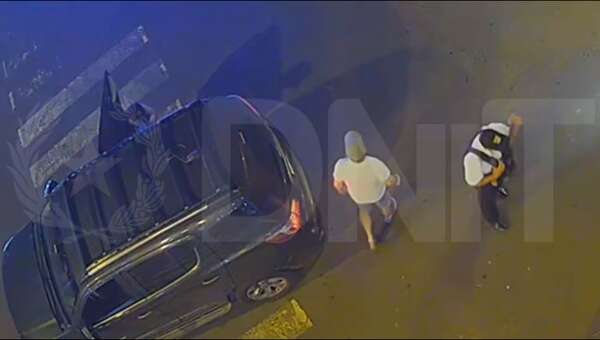 Video inédito: paso a paso de cómo la DNIT encontró los US$ 200.000 al exsenador argentino Kueider - Nacionales - ABC Color