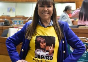 Senadora revela con quién no compartiría las fiestas de Año Nuevo