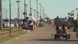 Vendedores ambulantes de la Playa San José experimentan aumento en ventas gracias al crecimiento del turismo