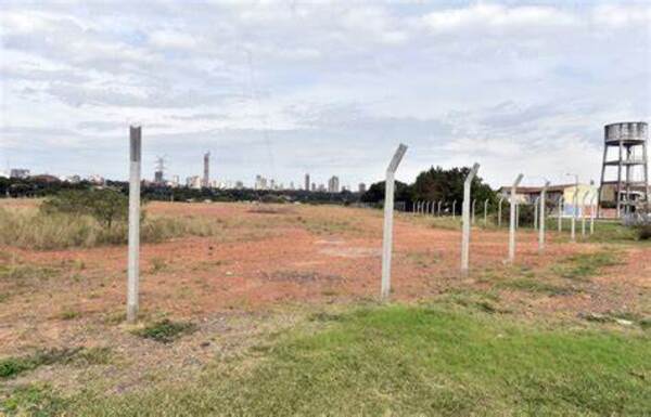 Muni de Asunción analiza realizar nueva subasa de lotes en la Costanera