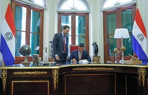 Santiago Peña promulga el Presupuesto General de la Nación 2025 con enfoque en protección social