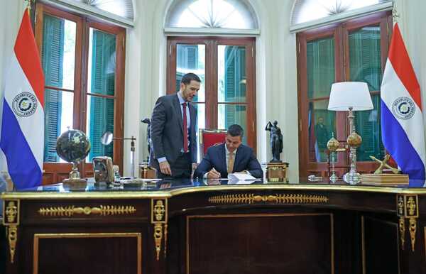Santiago Peña promulgó la Ley del Presupuesto General de la Nación 2025 - Unicanal