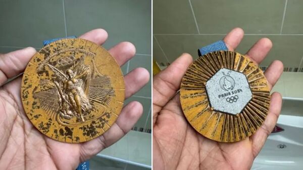 Atletas denuncian el deterioro de las medallas de los Juegos Olímpicos París 2024