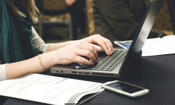 El CCPA ofrece un taller virtual de ensayo, dictado por Irina Ráfols
