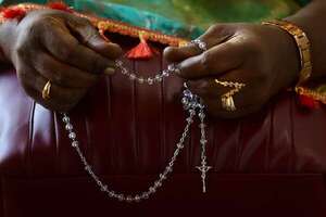 Un hombre mata a su madre y a sus cuatro hermanas en la India y confiesa los crímenes  - Mundo - ABC Color