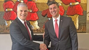 Tras acusaciones de Peña, Ostfield brinda en las fiestas "por fortalecer lazos" entre EEUU y Paraguay