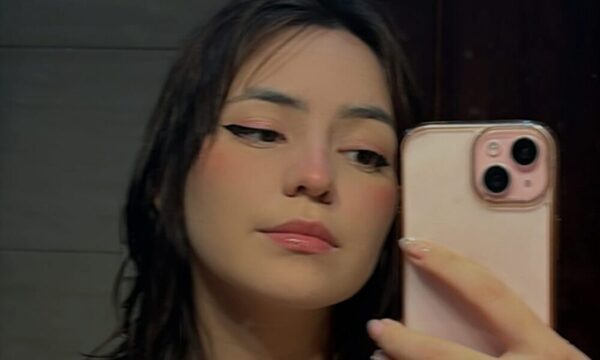 “Oniichan” recibió Año nuevo con un corpiño carísimo para atraer más dinero