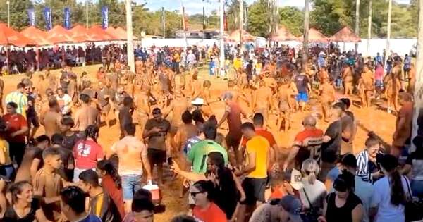 La Nación / Fiesta del Tuju: 70 mil personas formaron parte