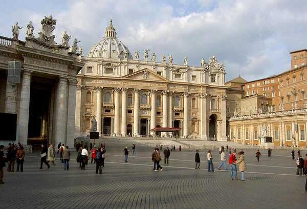 Roma celebra el Jubileo 2025 que durará más de un año - trece