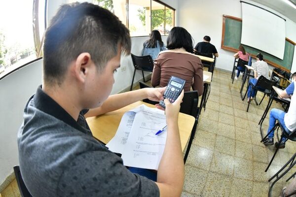 Recuerdan que las inscripciones para las Becas de Gobierno se cierran el 3 de enero - trece