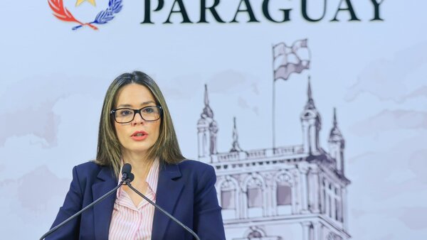 Paula Carro culpa de su remoción a la "operación siniestra" del Mitic