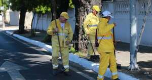 Diario HOY | Cuadrillas aprovecharon feriado para realizar limpieza en calles y avenidas de Asunción