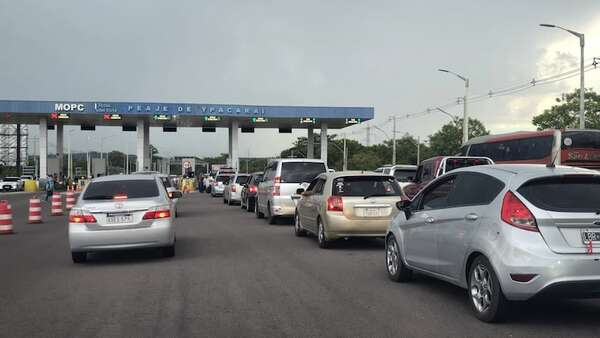 Peaje de Ypacaraí: alto flujo de automóviles en la zona - Nacionales - ABC Color