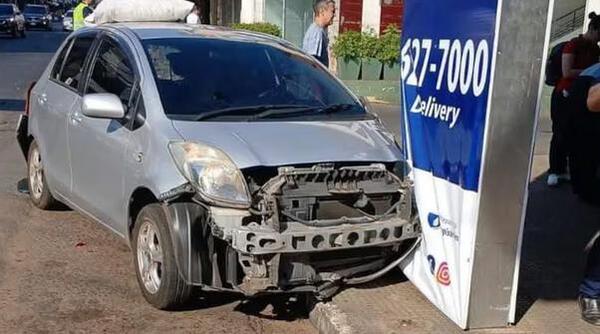 Accidente múltiple en Sanlo deja heridos y daños materiales