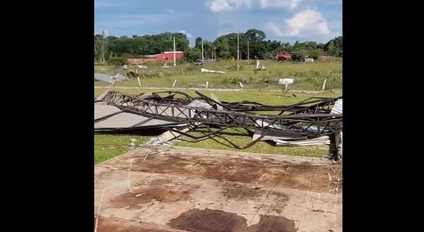 Tornado destecha iglesia y varias casas en Caazapá