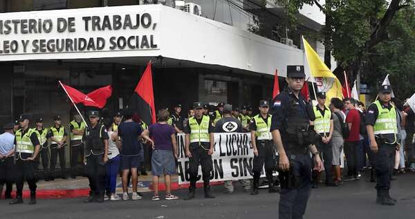 Déficit de empleo en América Latina con alta incidencia en sistemas de pensiones - Economía - ABC Color