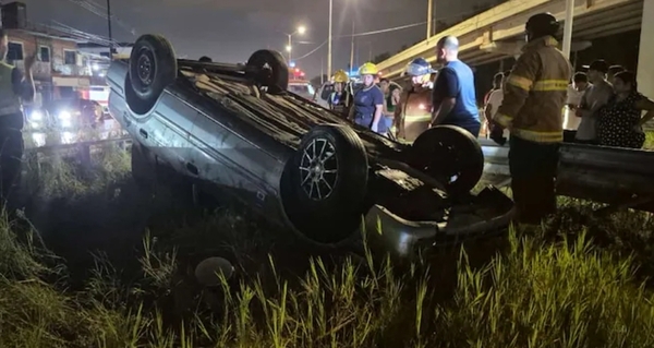 Vuelco de vehículo en Limpio deja como saldo una víctima fatal - Noticiero Paraguay
