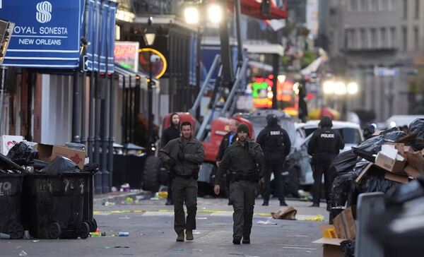 FBI reveló que había una bandera del grupo terrorista ISIS en la camioneta del ataque