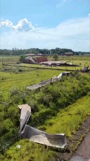 Fuertes vientos causan destrozos en Caazapá - 1000 Noticias