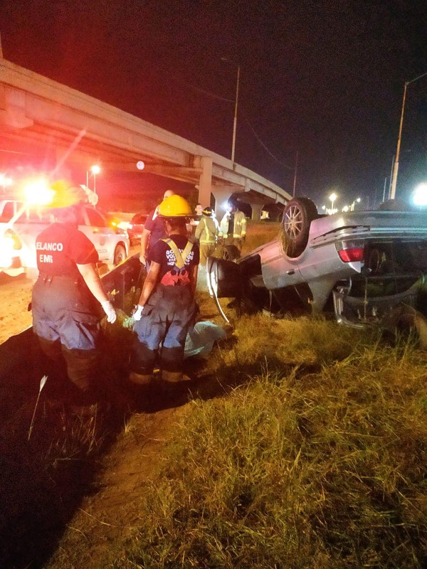 Limpio: conductor ebrio vuelca y provoca muerte de su acompañante - trece