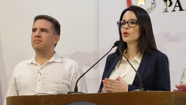 Paula Carro denuncia sabotajes y fustigó a Villate tras su destitución como vocera