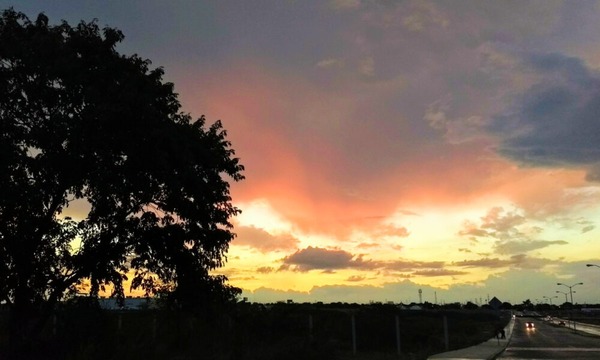 Persiste ambiente caluroso y húmedo