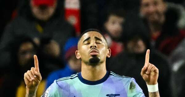 La Nación / Arsenal remonta y es escolta otra vez
