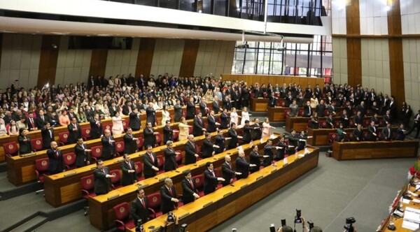 Parlamentarios arrancan el 2025 con aumentazo tras promulgación de PGN