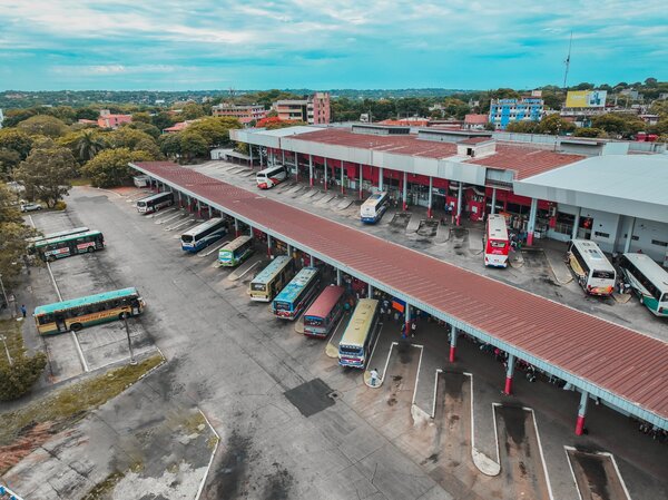 Colectivos no ingresan a Estación de Buses por incremento de aranceles - 1000 Noticias