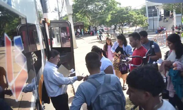 Transportistas rechazan suba de tarifa en Estación de Buses y suben a pasajeros en la calle – Prensa 5