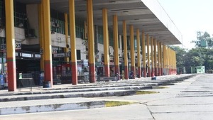 Protesta en la Terminal de Asunción: pasajeros afectados por aumento de tasas