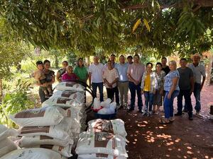 ASOCIACIÓN DE PRODUCTORES SANTA ISABEL RECIBIÓ IMPORTANTES APORTES DE LA MUNICIPALIDAD - Itapúa Noticias
