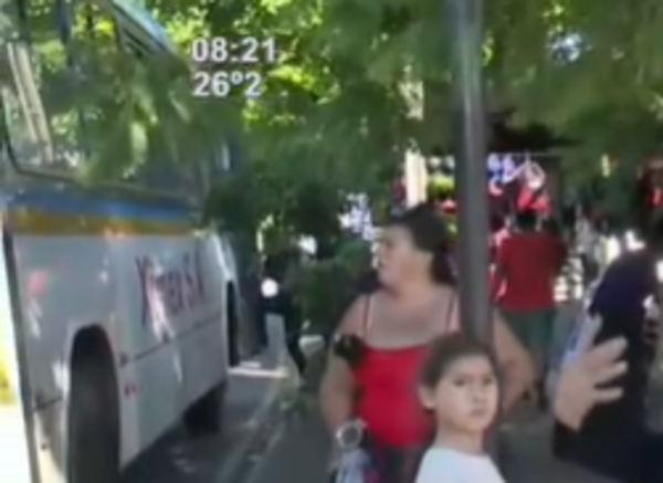 Tensión en la terminal de Asunción por aumento de aranceles - SNT