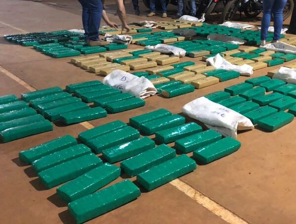 Comandante de la Policía ordena investigación tras denuncia de retención de droga en Alto Paraná · Radio Monumental 1080 AM