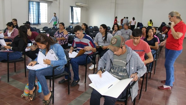 Itaipú recuerda que mañana vence plazo para postular a las becas universitarias