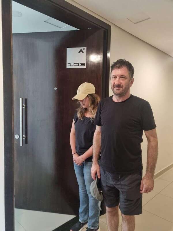 Corte da entrada a pedido de extradición del exsenador Kueider y su secretaria - Nacionales - ABC Color