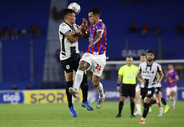 Versus / En Cerro Porteño ya tomaron una decisión sobre el futuro de Araujo