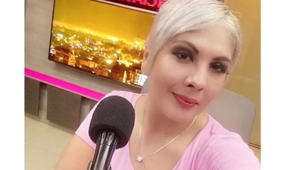 Por ser "hurrera cartista", rechazarían a locutora en "El Cente" - Teleshow
